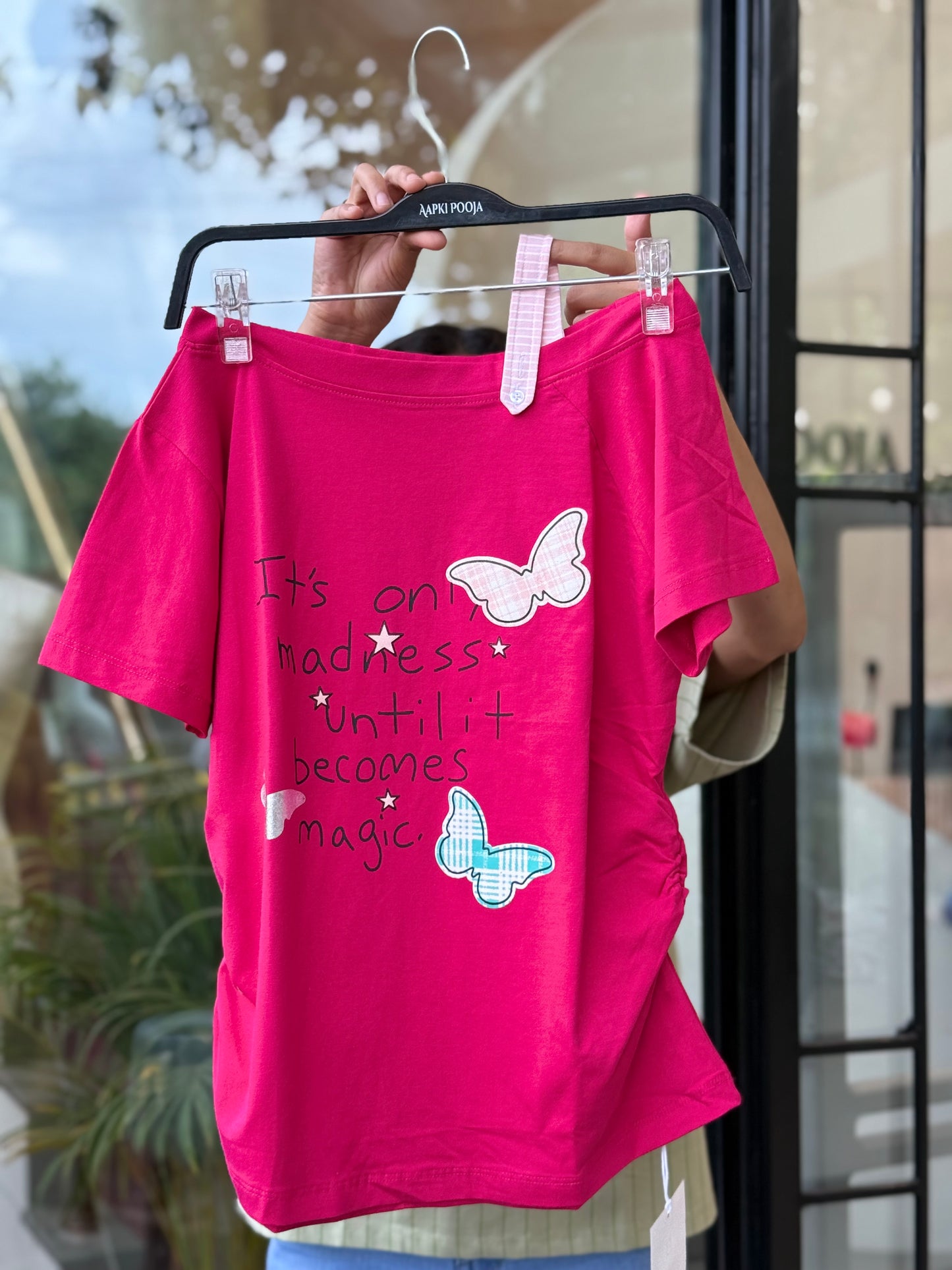 off shoulder T-shirt