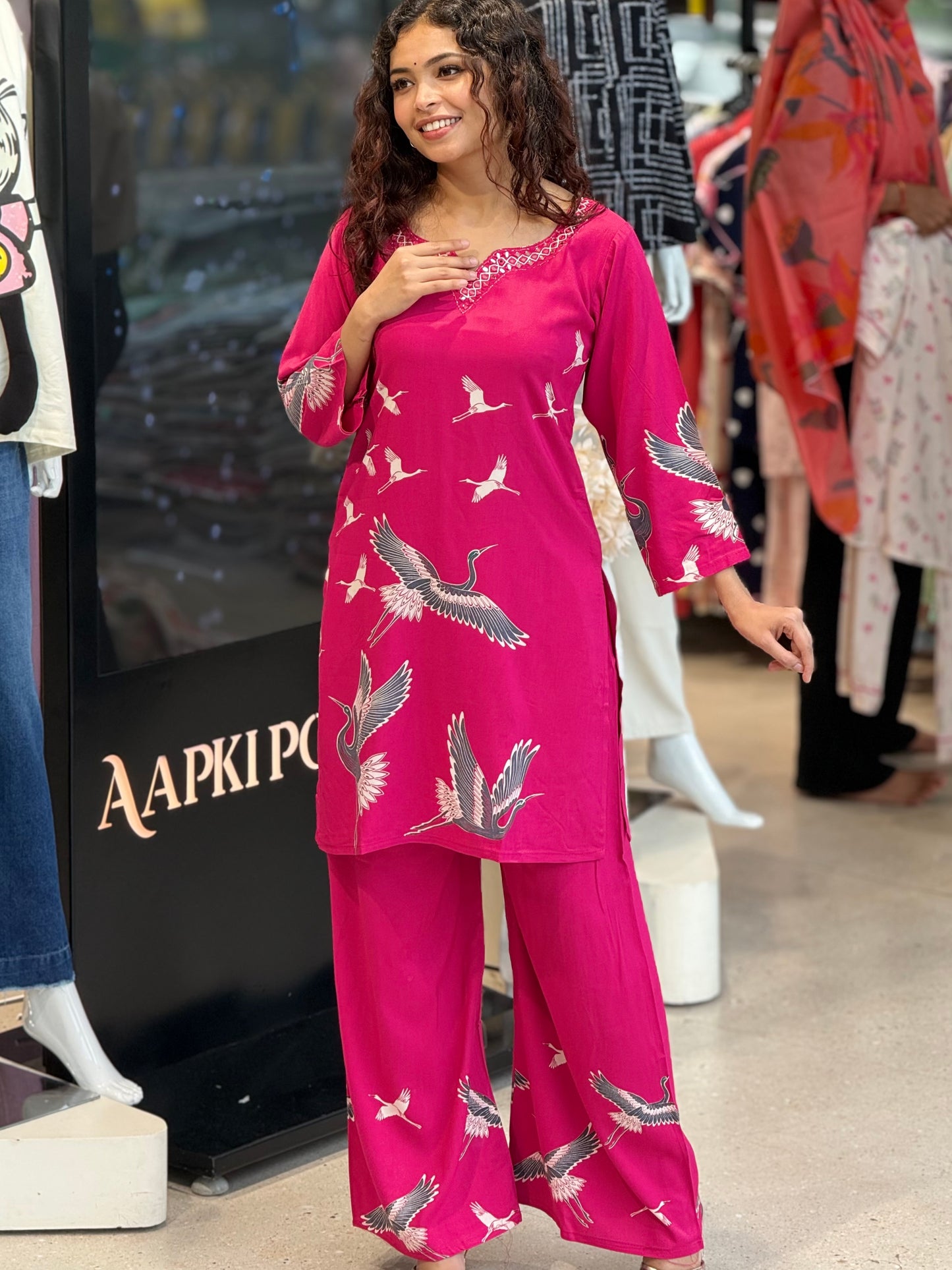 Co-ord set with neck mirror work