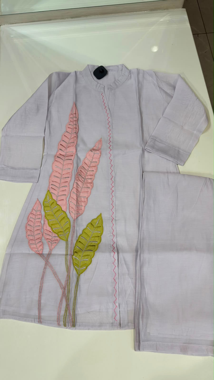 Leaf Embroidered kurti & trousers Set- Elegant Ethnic Co-ord
