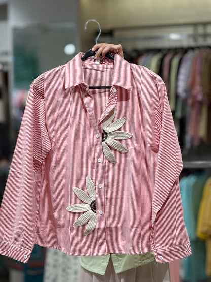 Lining flower detail shirt