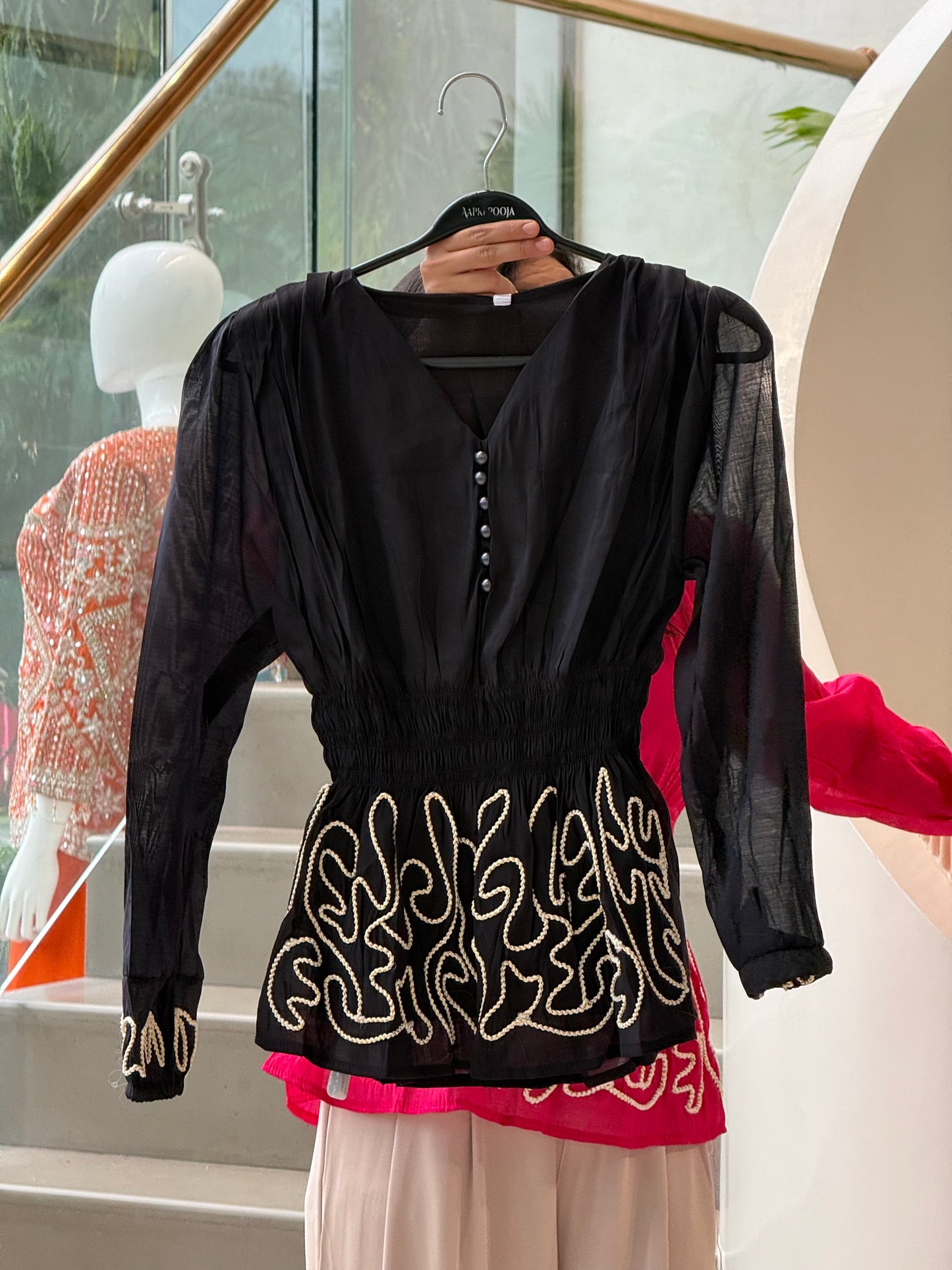 Balloon pattern button detail top