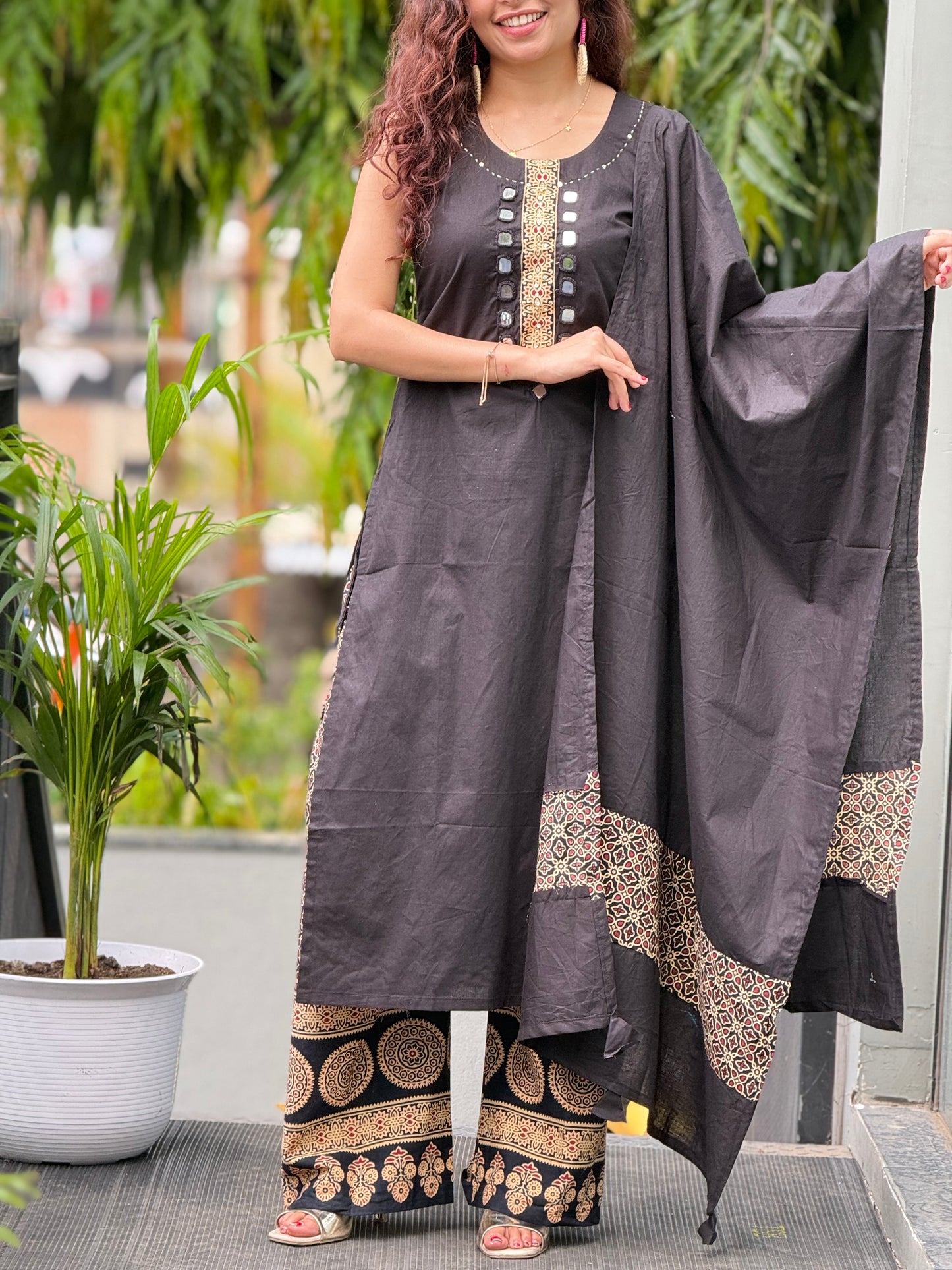 3 piece neck mirror work suit set