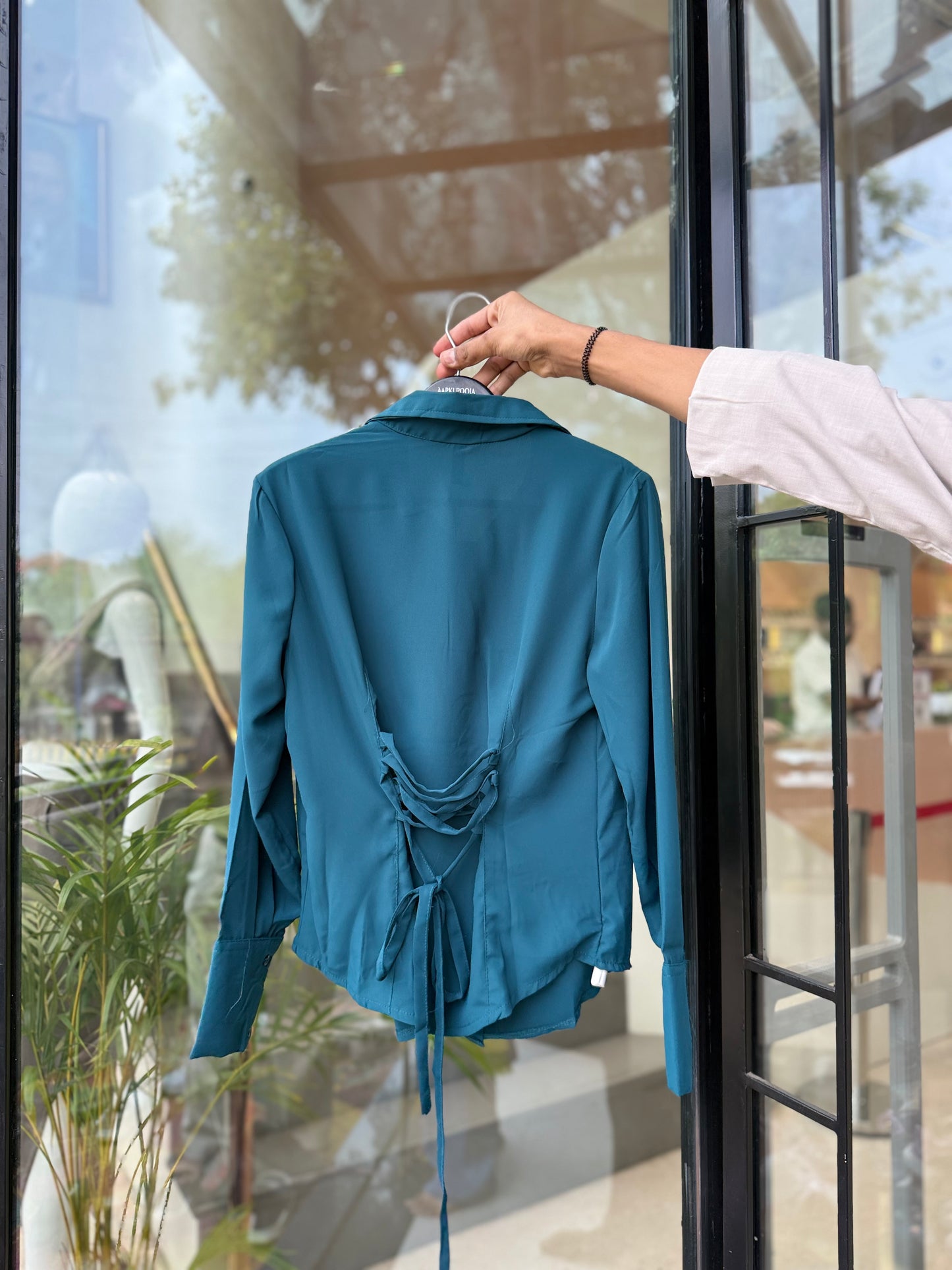 Shirt with back dorii