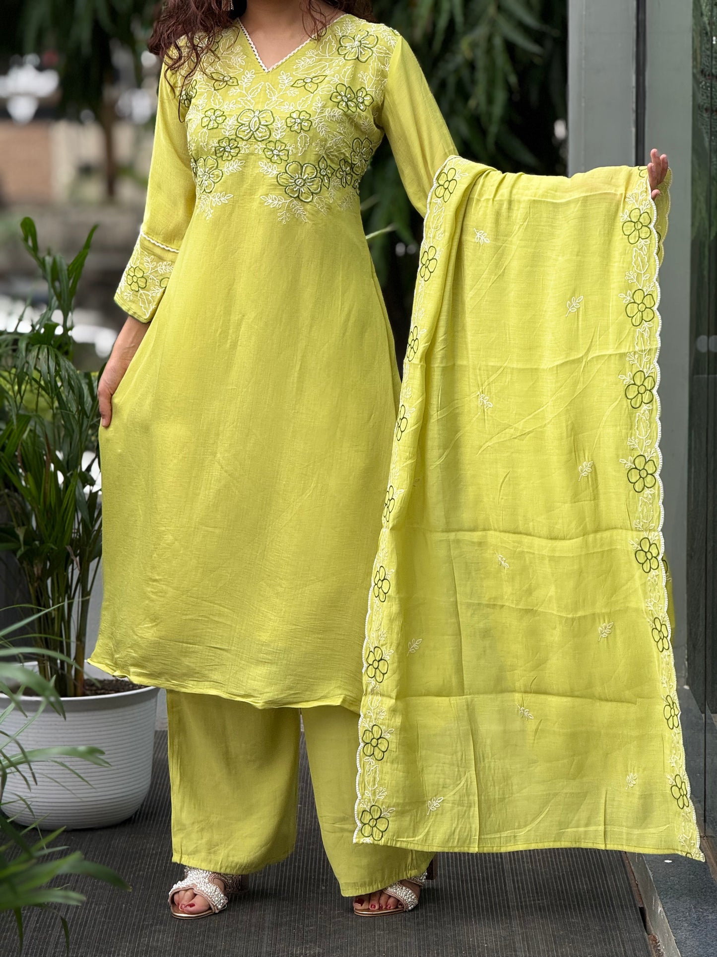 Embroidered pearl work 3 piece suit set