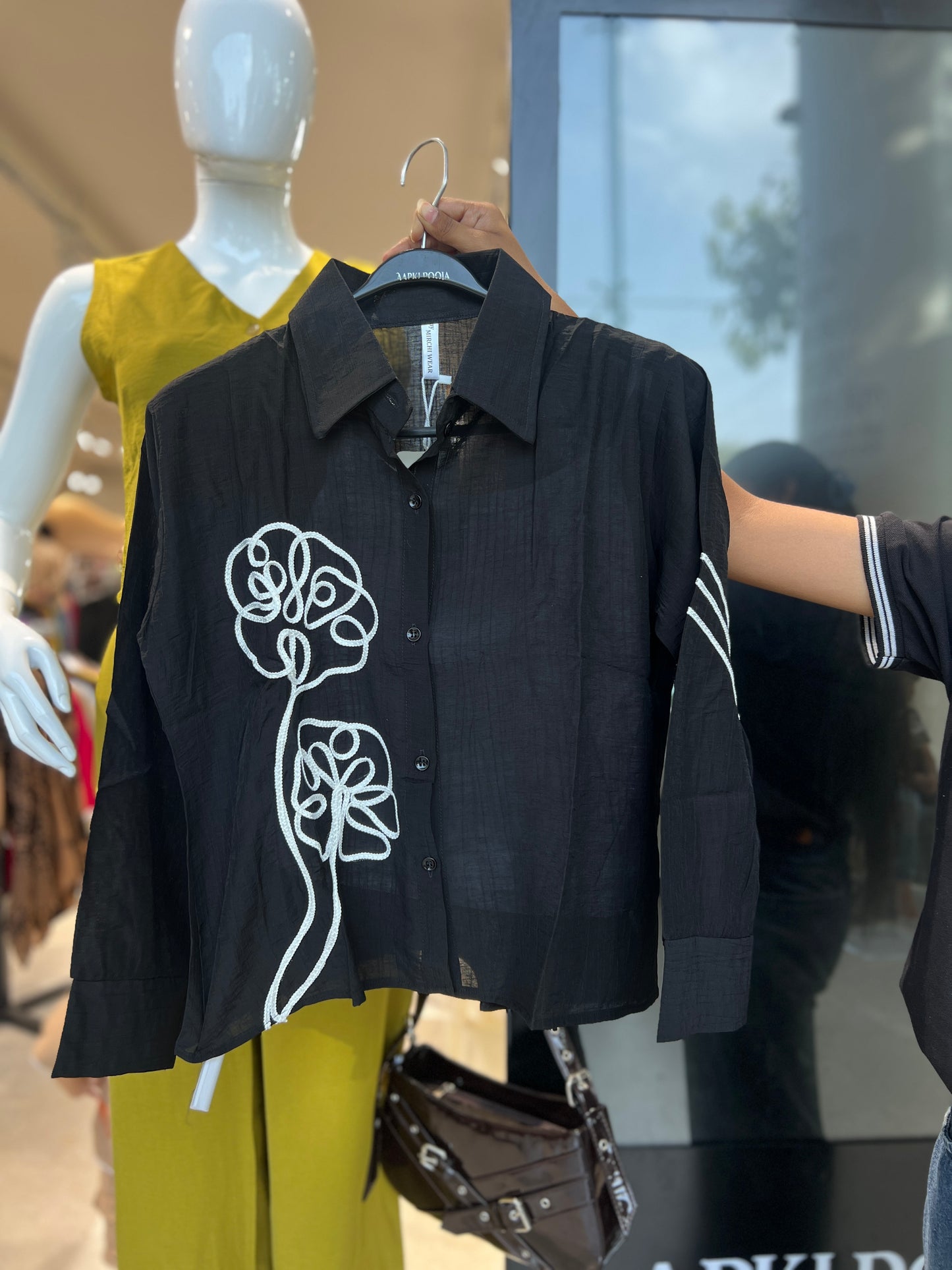 Embroidered shirt with inner.