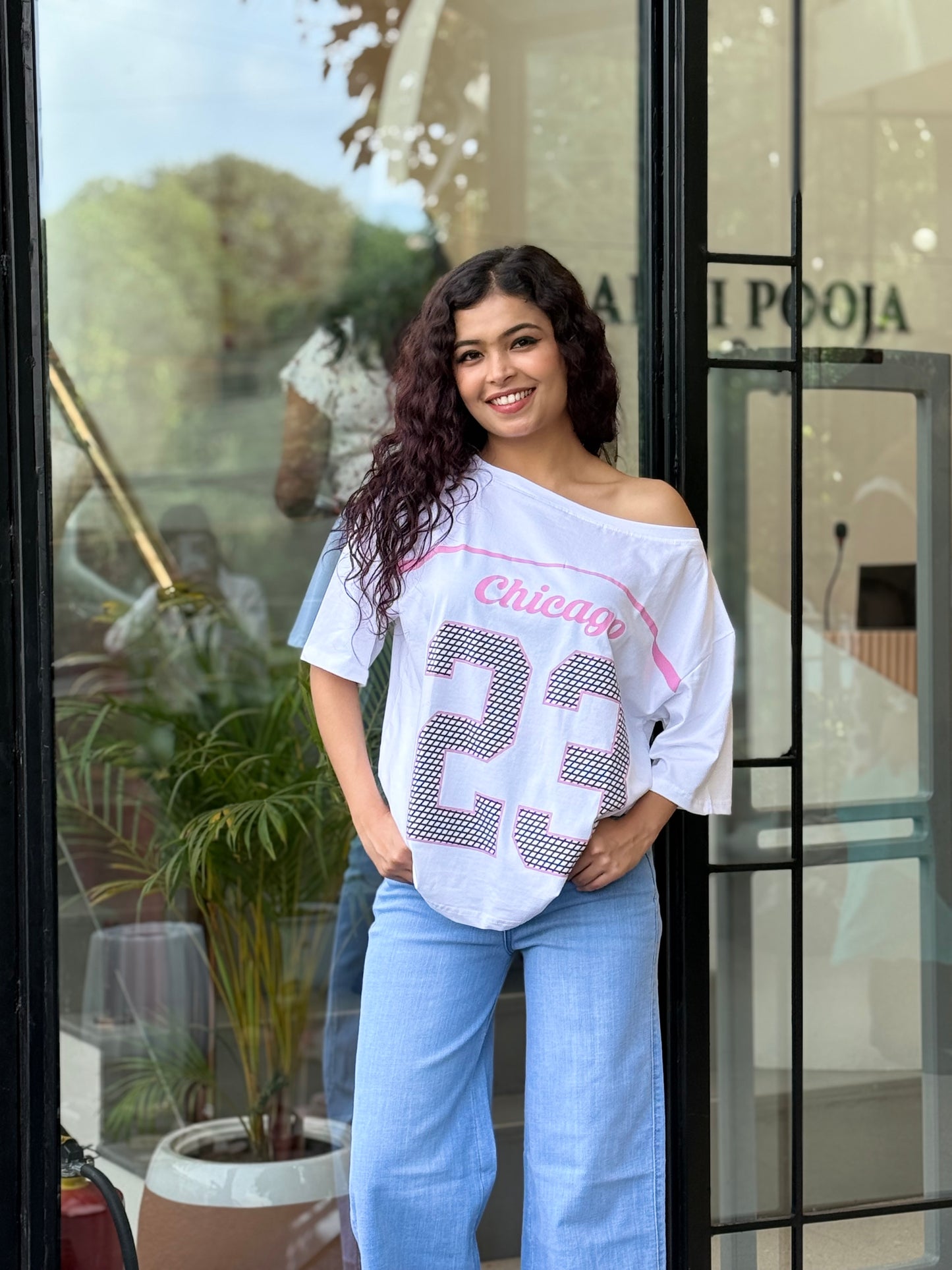 One side down shoulder oversize T-shirt