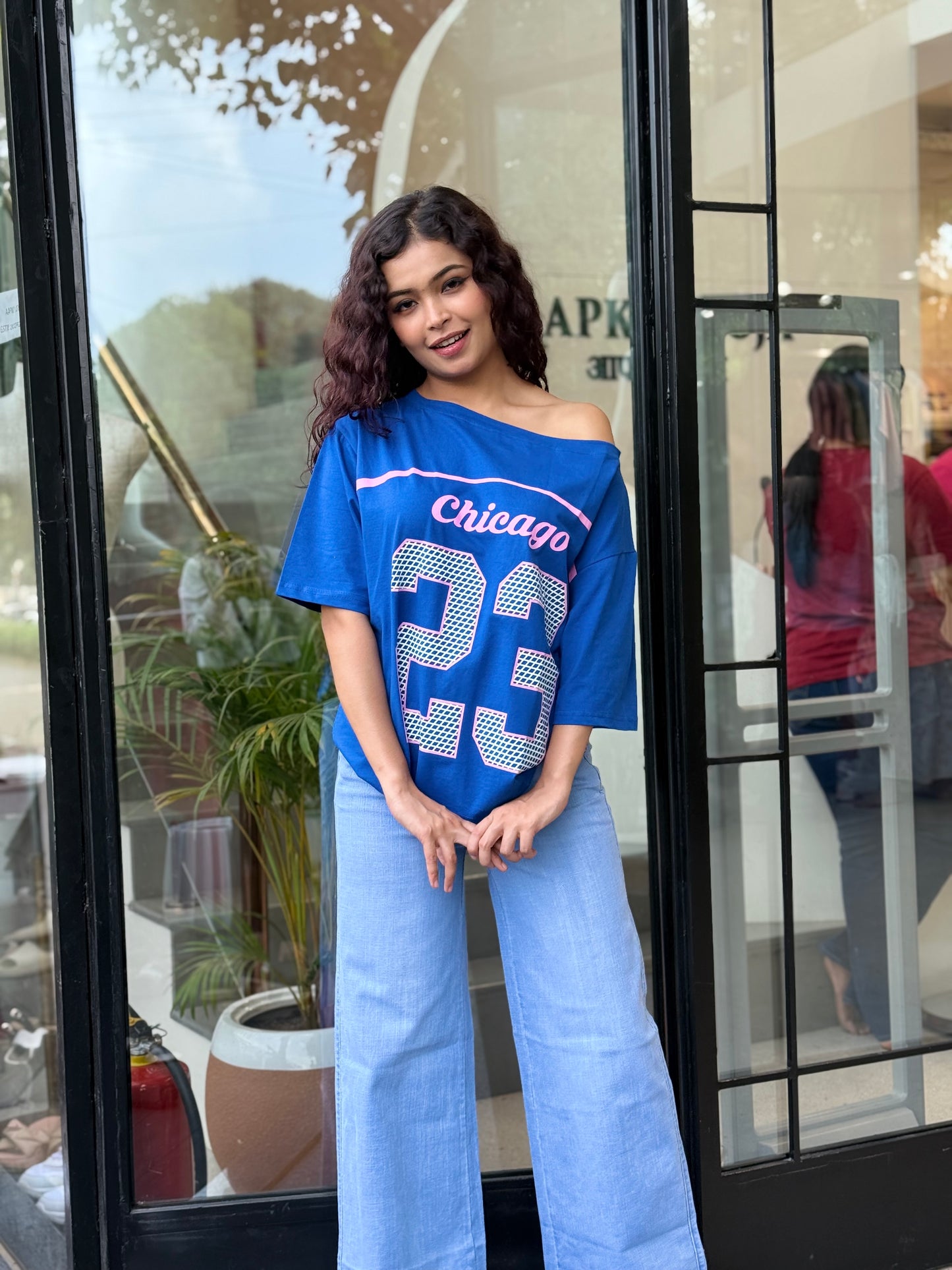 One side down shoulder oversize T-shirt
