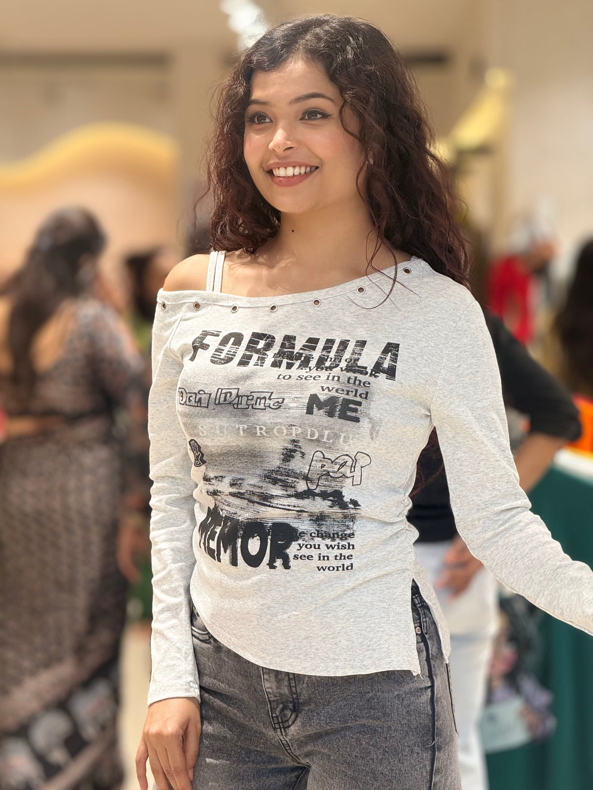 one side down shoulder full sleeve T-shirt