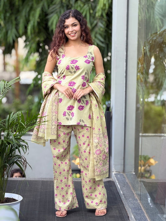 Sleeveless 3 pc cotton suit set