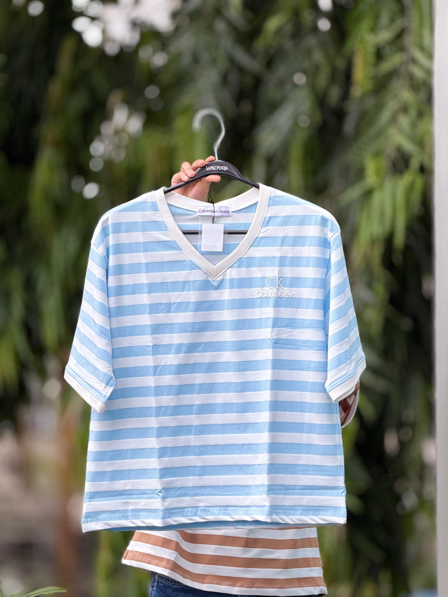Everyday V-neck T-shirt
