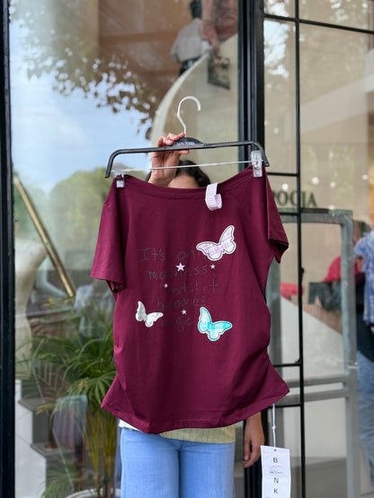 off shoulder T-shirt