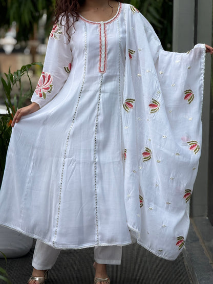 White 2 piece partywear suit set