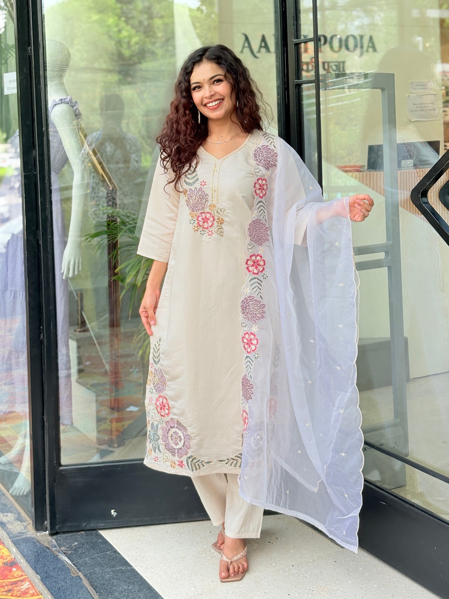 Ivory Floral Embroidered Kurta Set with Organza Dupatta