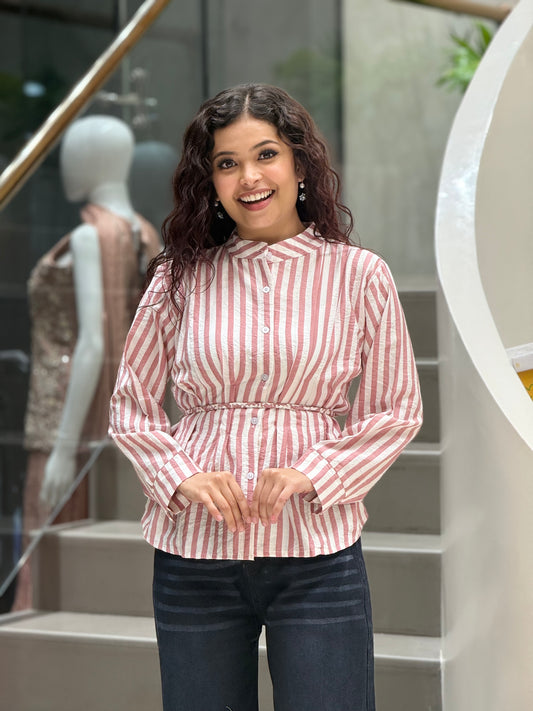 Body fitted shirt with belt
