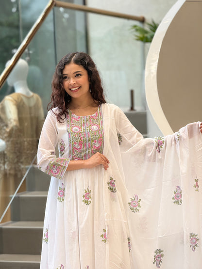 Neckwork embroidered 3 piece suit set