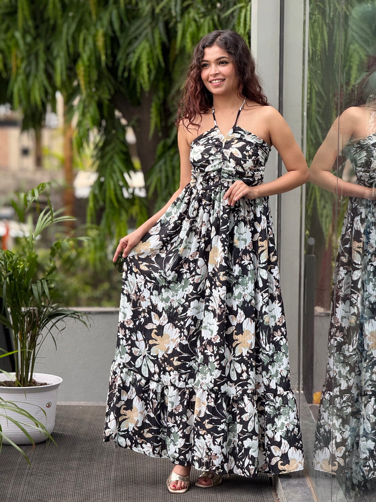 Floral halter neck padded one piece dress