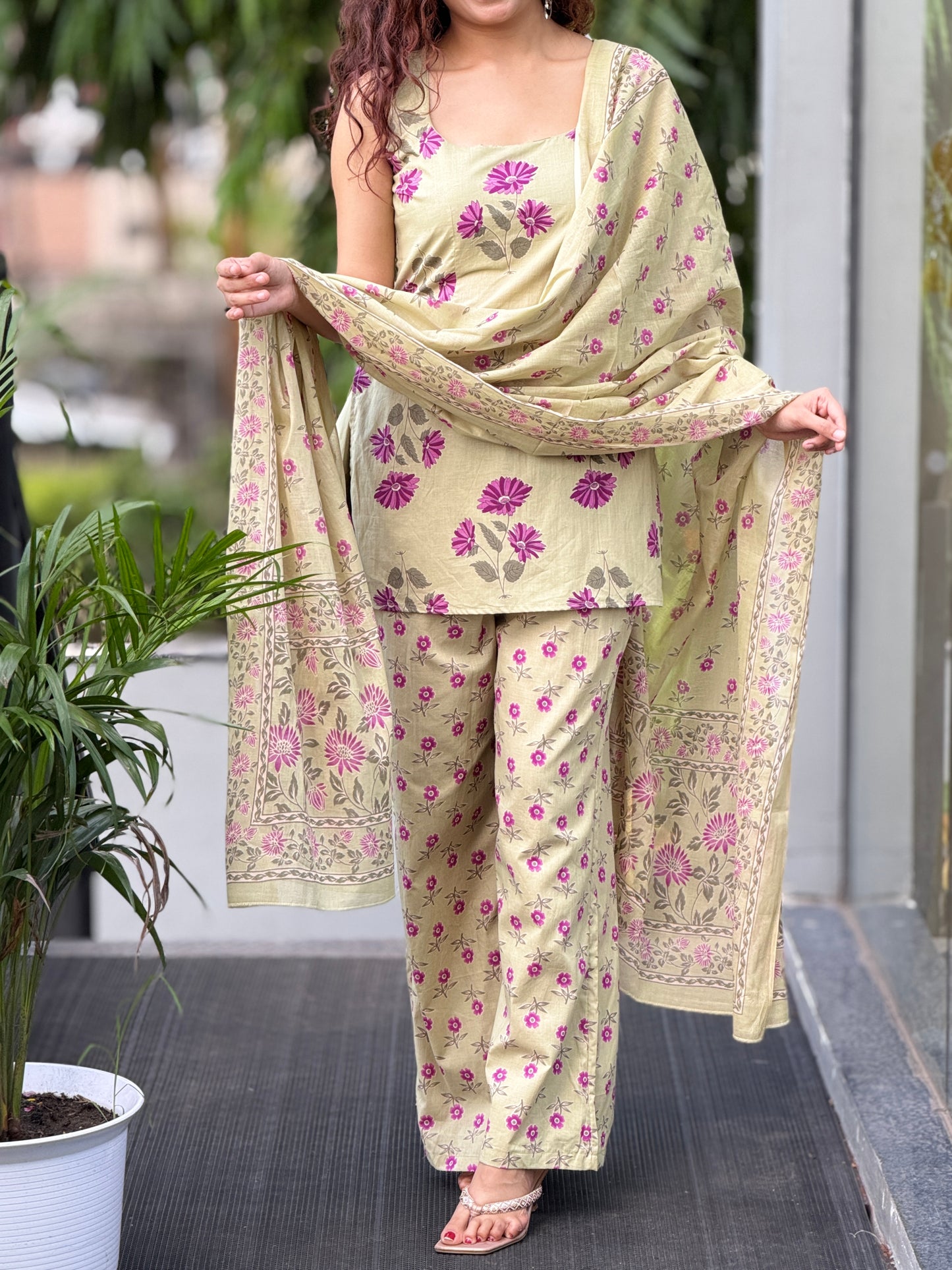 Sleeveless 3 pc cotton suit set