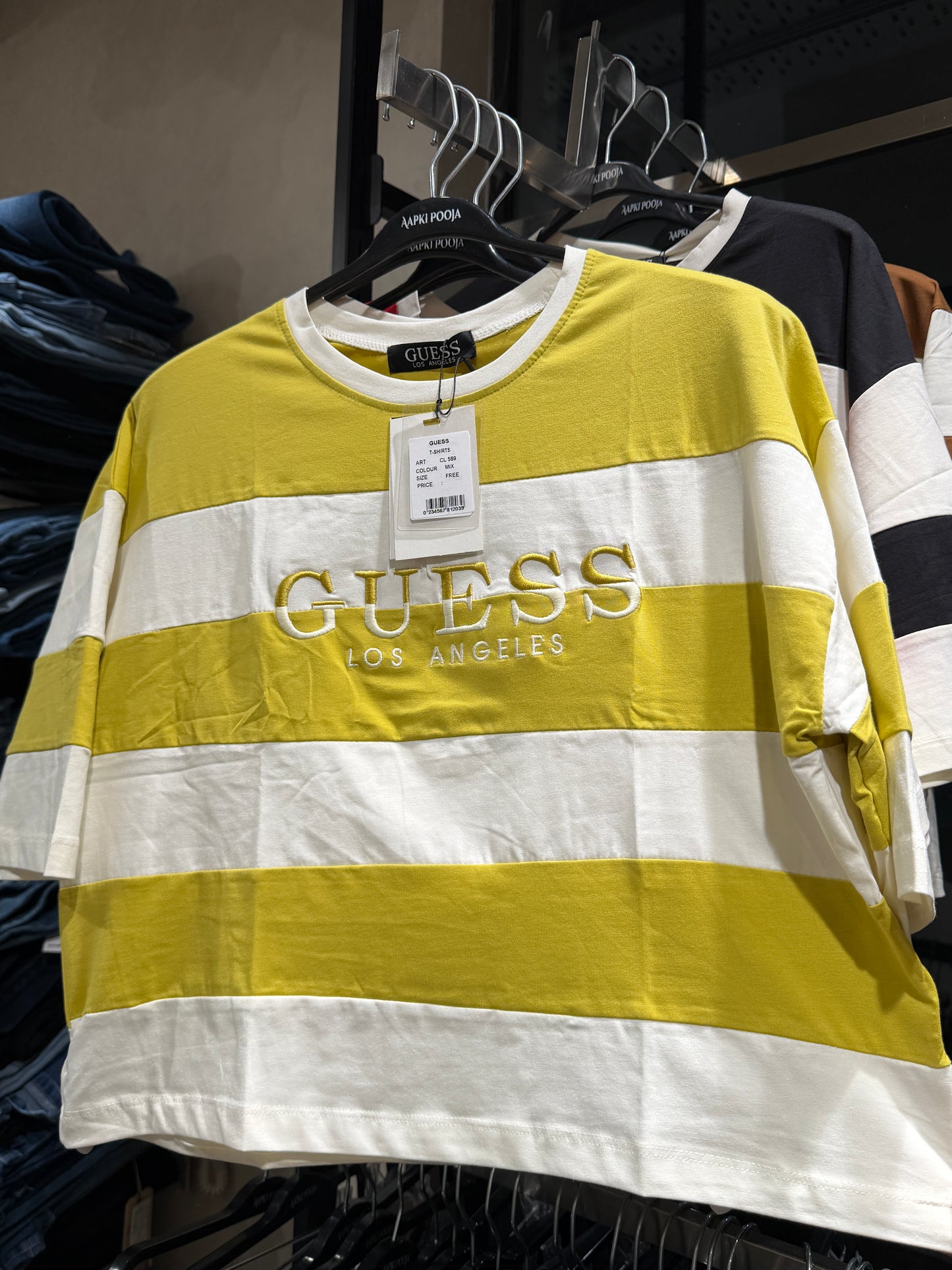 Everyday GUESS T-shirt