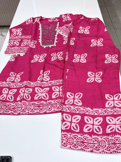 Neck mirror work co-ord set.