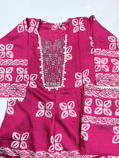 Neck mirror work co-ord set.