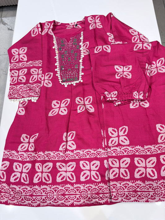 Neck mirror work co-ord set.