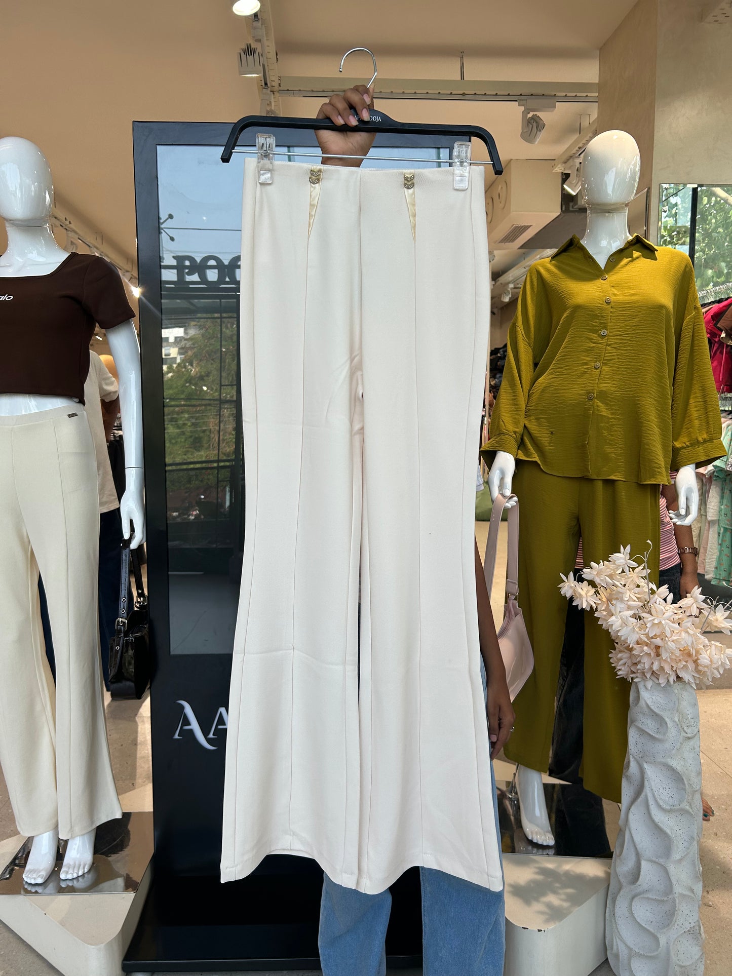 Wide leg pants