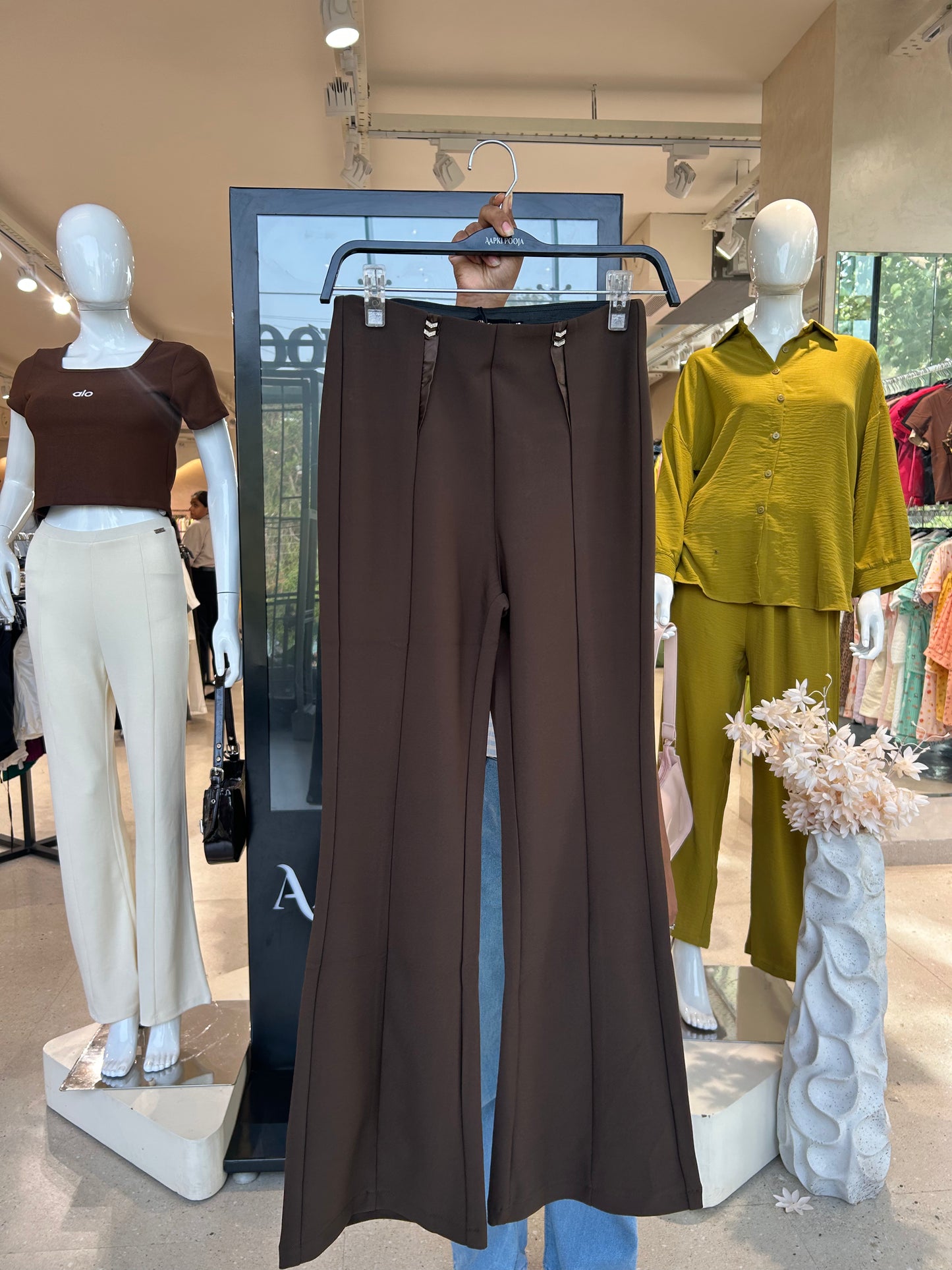 Wide leg pants