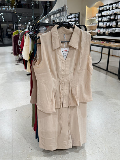 Sleeveless top with front dori and pant co-ord set